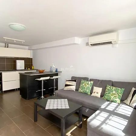 Apartment Modern Apartment, Walking Distance Of The Sea Nerja